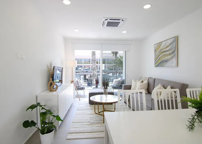 Phaedrus Living: Seaview Luxury Flat Limnaria 114 Paphos