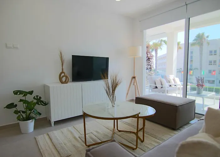 Phaedrus Living: Seaview Luxury Flat Limnaria 114 * Paphos