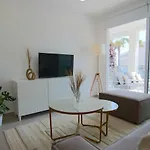 Phaedrus Living: Seaview Luxury Flat Limnaria 114 * פאפוס